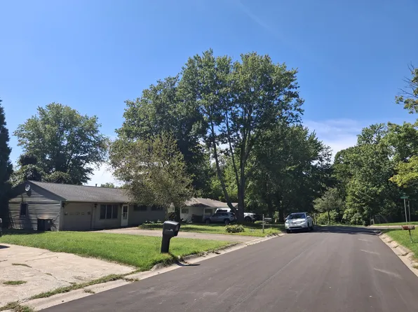 117 W Hoosier St, Bloomington, IN 47403