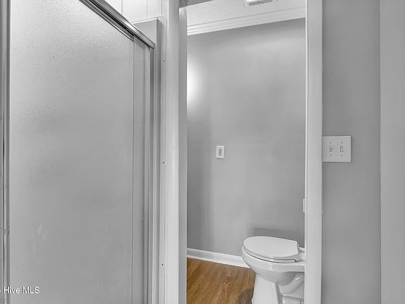 5th image of 139 Charter Dr