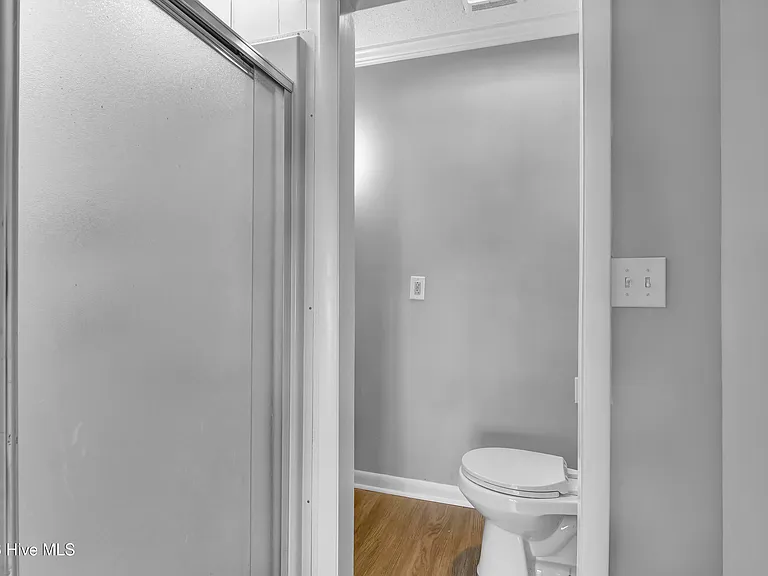 139 Charter Dr — Photo 5