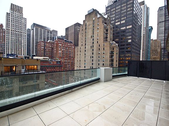 4th image of 235 E 44th St #3B