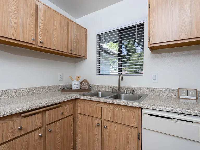 Woodbend Apartments — Photo 73
