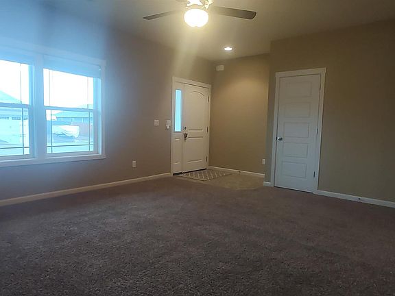 5th image of 4405 Phoenix Ln