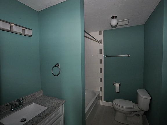 2nd image of 10 Windsor Ct