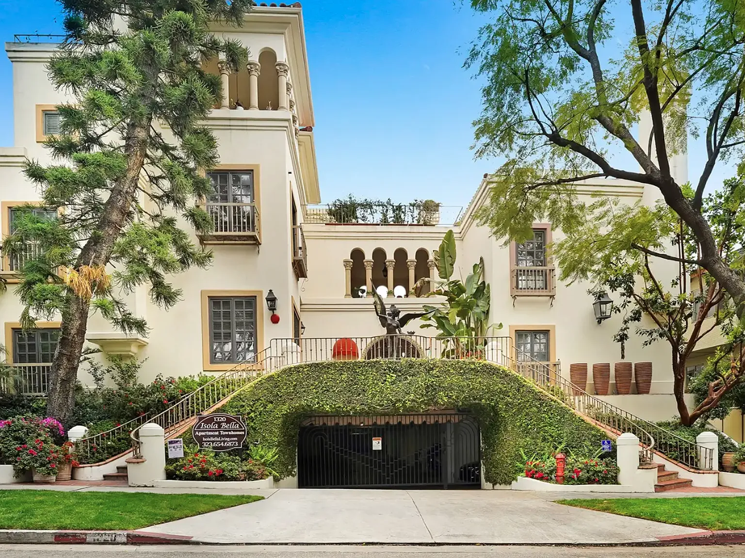 Welcome to Beautiful Isola Bella Town Homes! CALL NOW! — Photo 1