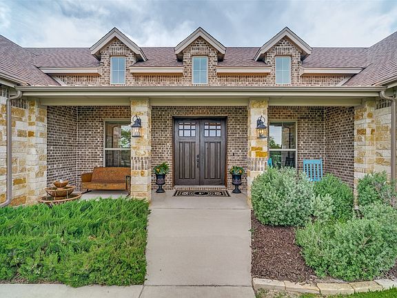 2nd image of 117 Maravilla Dr