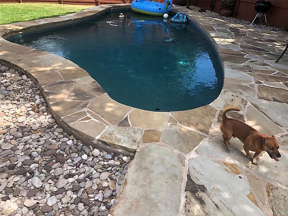 2nd image of 4810 Creekridge Pl