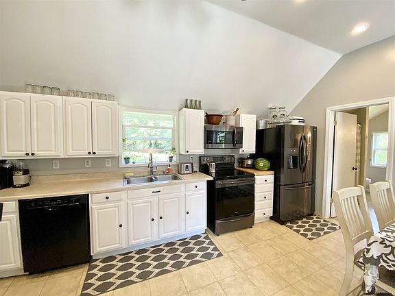 4th image of 804 Sacandaga Rd #A