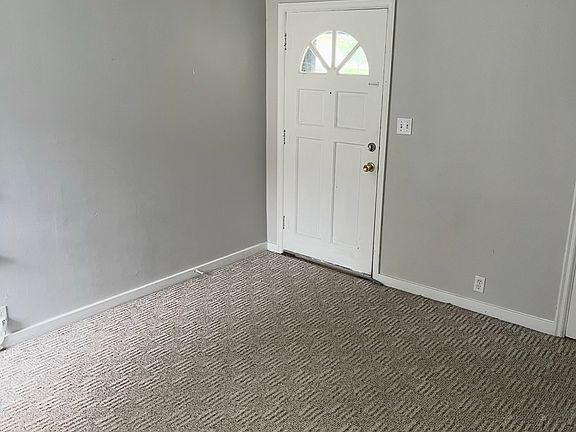 2nd image of 440 W Murray St APT 1
