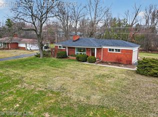 28491 Bayberry Rd, Farmington Hills, MI 48331