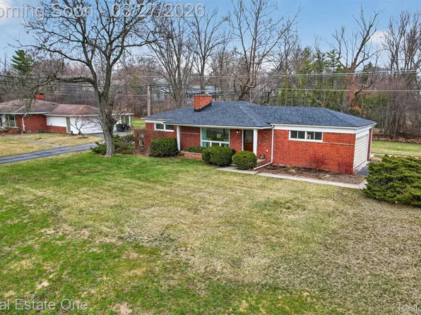 28491 Bayberry Rd, Farmington Hills, MI 48331