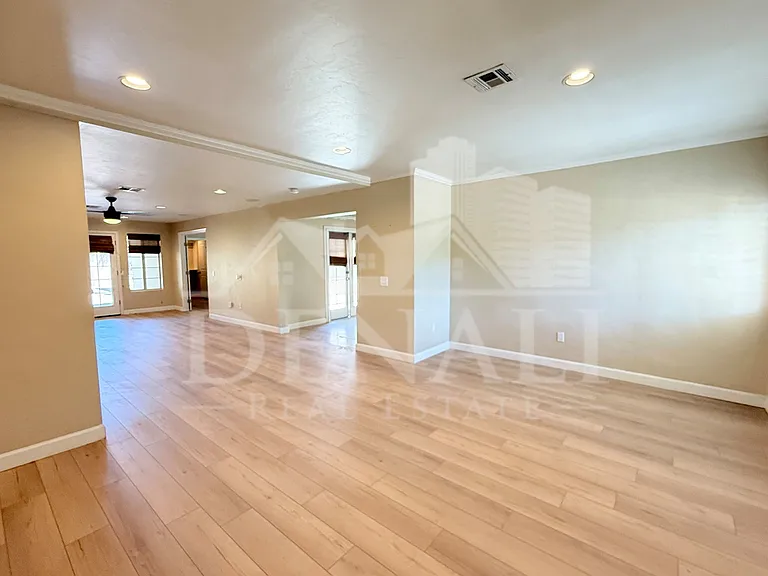 1326 W Palm Ln — Photo 4