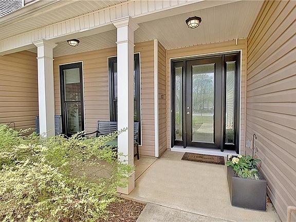 4th image of 12 Smokey Ridge Ct