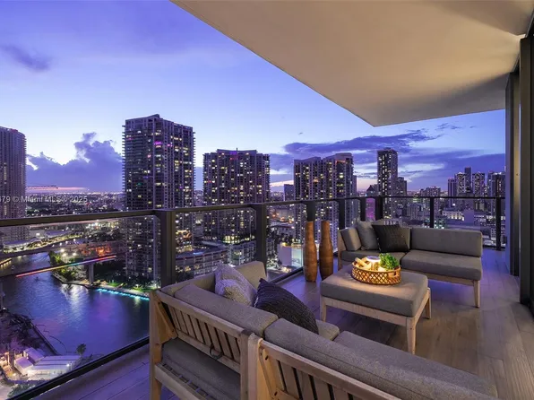 68 SE 6th St APT 2512, Miami, FL 33131