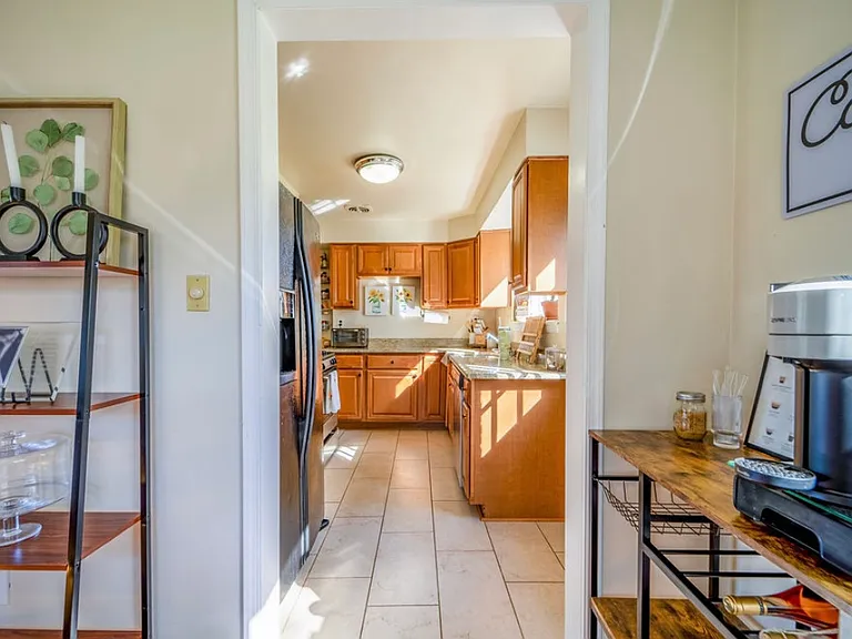 2227 Grayson Pl — Photo 9