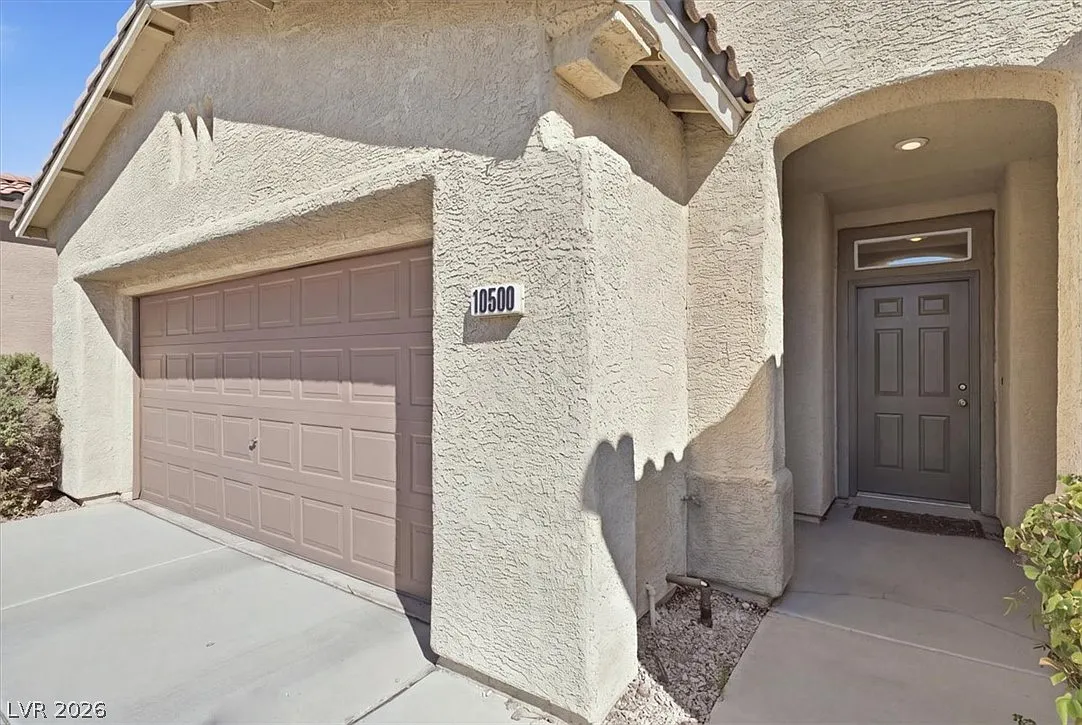 2 bed, 2.0 bath, 1144 sqft, $1,995 — Photo 2