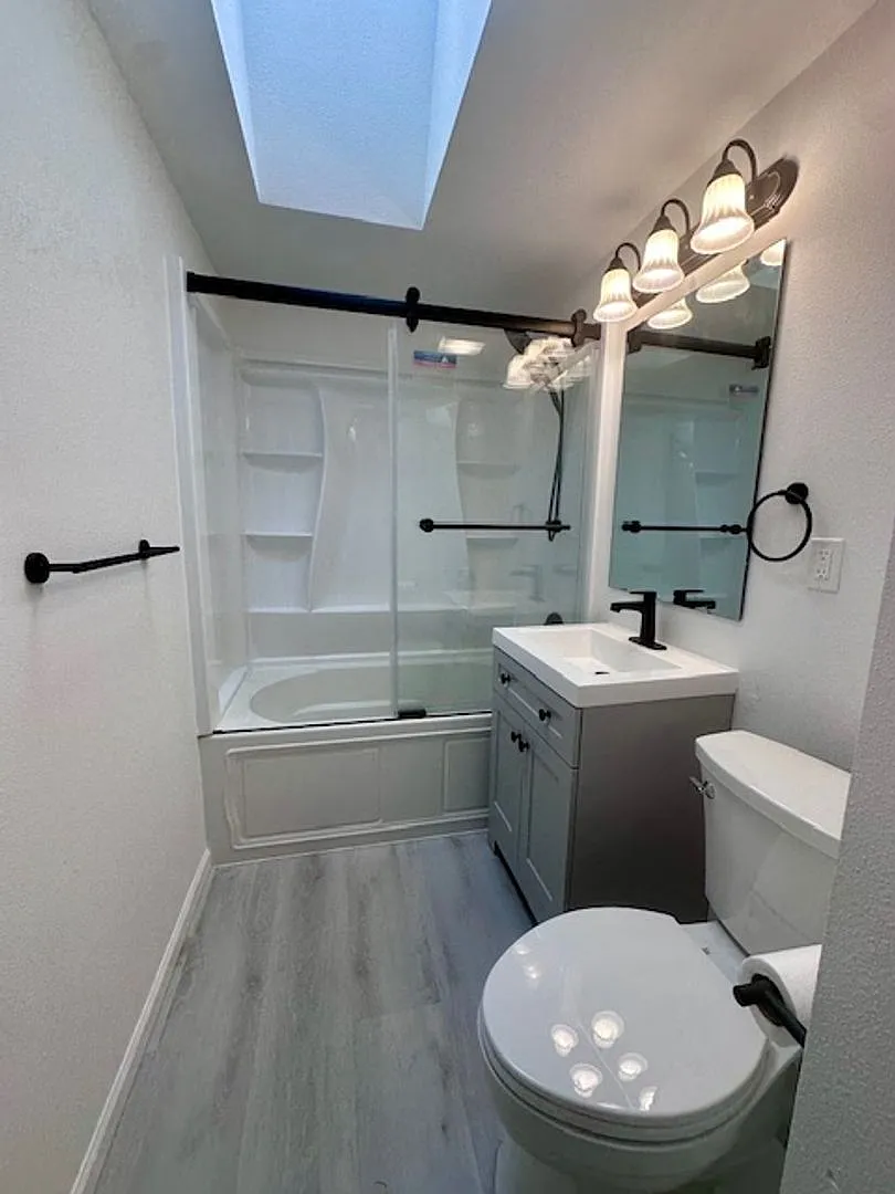 Charming 4 bedroom Rambler — Photo 4
