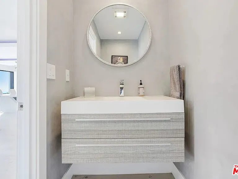 8401 Wyndham Rd — Photo 18