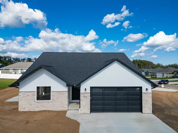 2114 Irish Hl, Green Bay, WI 54313