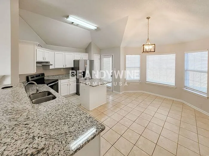 4890 Phipps Dr — Photo 7