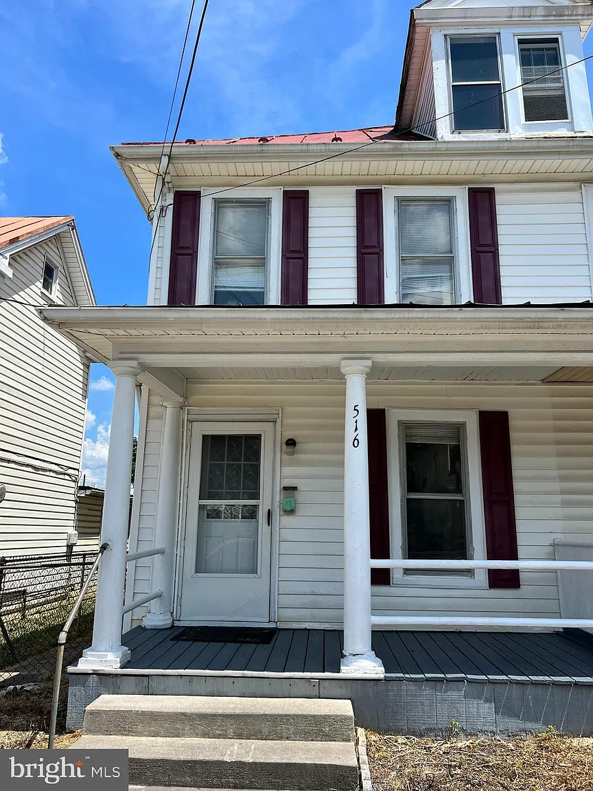 516 Virginia Ave photo 1