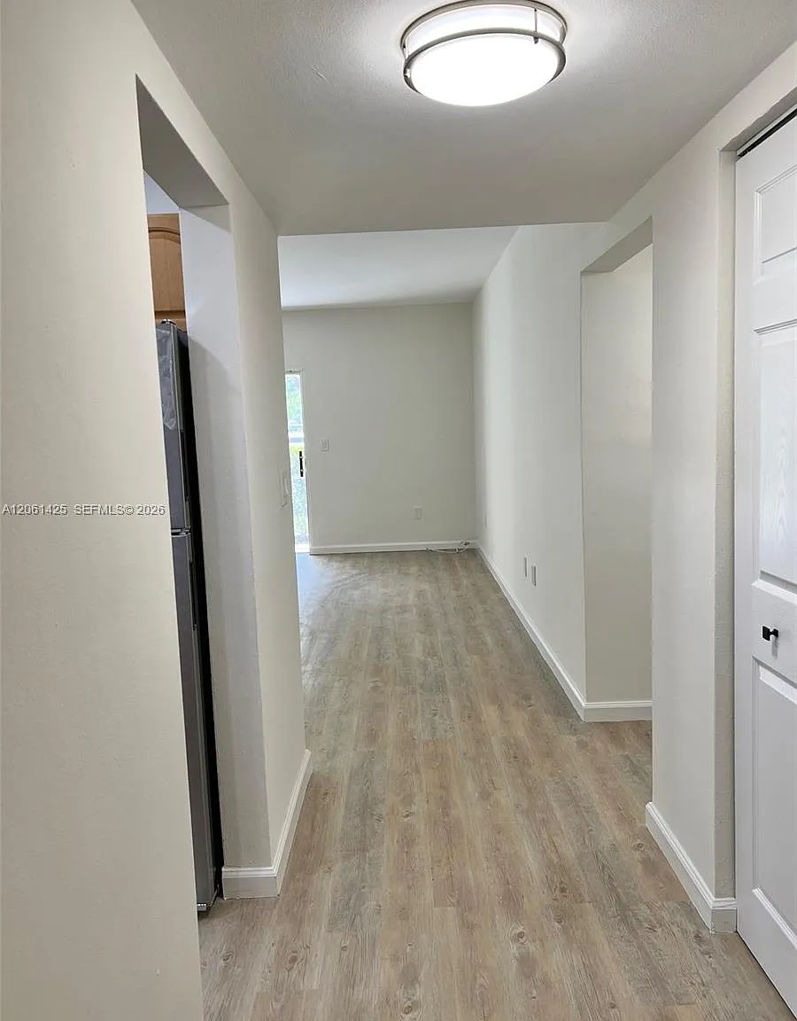 Ken-Dade No 2 Condominium — Photo 4