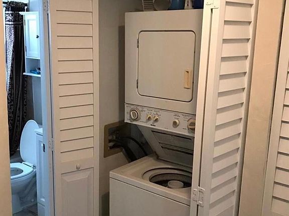 5th image of 900 Meridian Ave APT 101