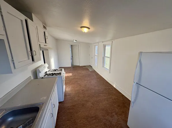 408 S Wright St #B, Siloam Springs, AR 72761