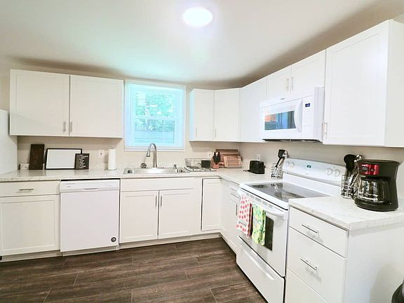 4th image of 4605 Ferncliff Dr #B