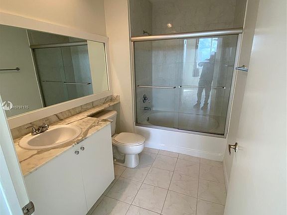 5th image of 2775 NE 187th St Ph 16