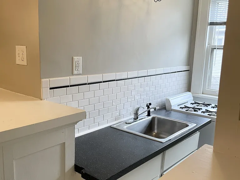Ashland & Laurel Apartments — Photo 6