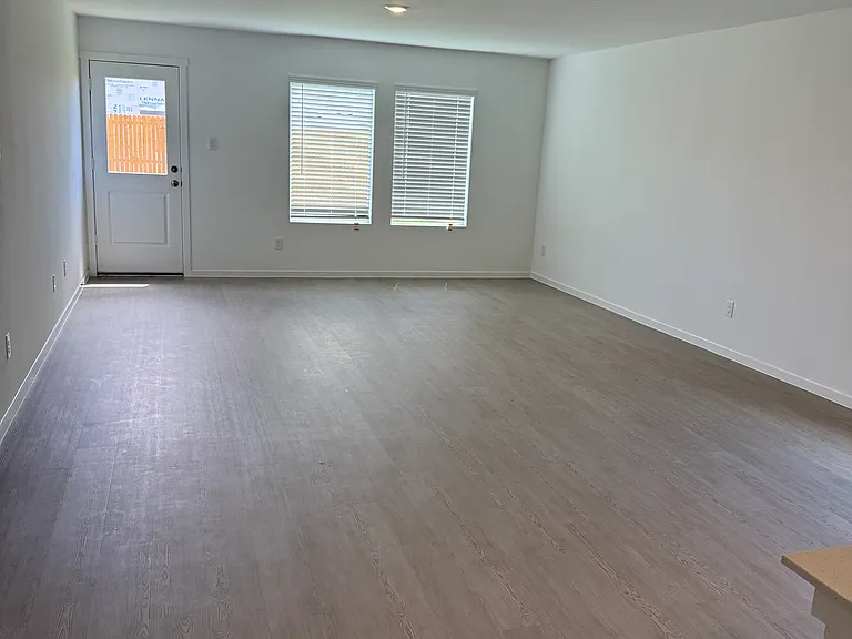 835 Pawpaw Dr — Photo 7
