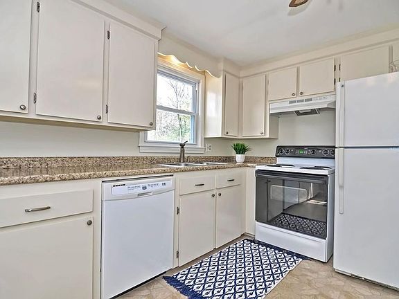 2nd image of 25 Wolcott St