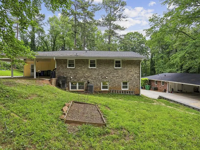 2891 White Oak Dr — Photo 15
