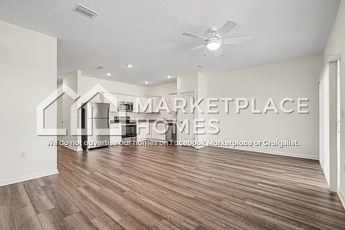 11916 Sylvia St — Photo 12