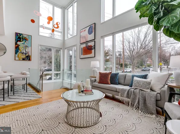 4529 Macarthur Blvd NW Unit 3, Washington, DC 20007