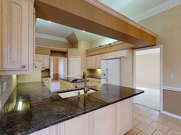 2nd image of 1507 Pecan Pl