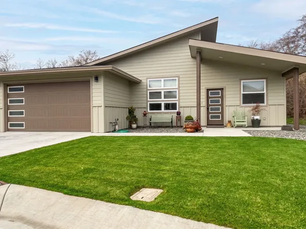 3040 Nellie Way, Fortuna, CA 95540