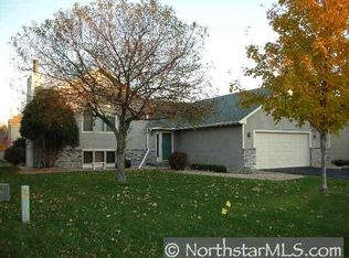 9224 Nantwick Rdg, Minneapolis, MN 55443