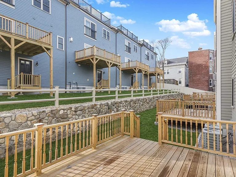 37 Lambert St #37 — Photo 9