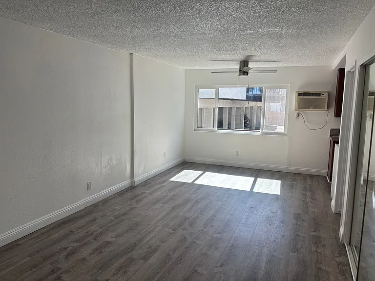 18416 Halsted St — Photo 3