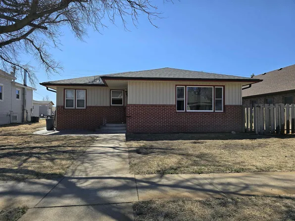 315 W 11th St, Cozad, NE 69130