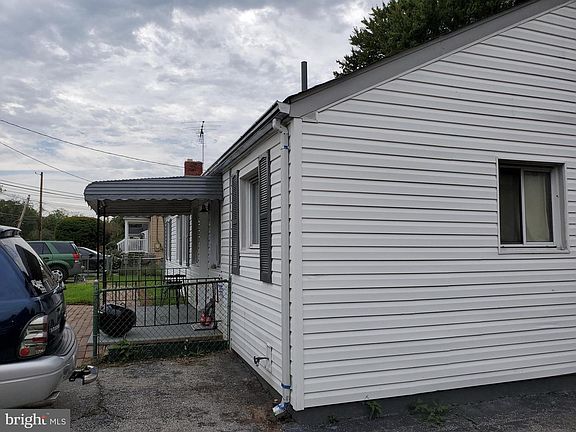 3rd image of 8811 Marquis Ln