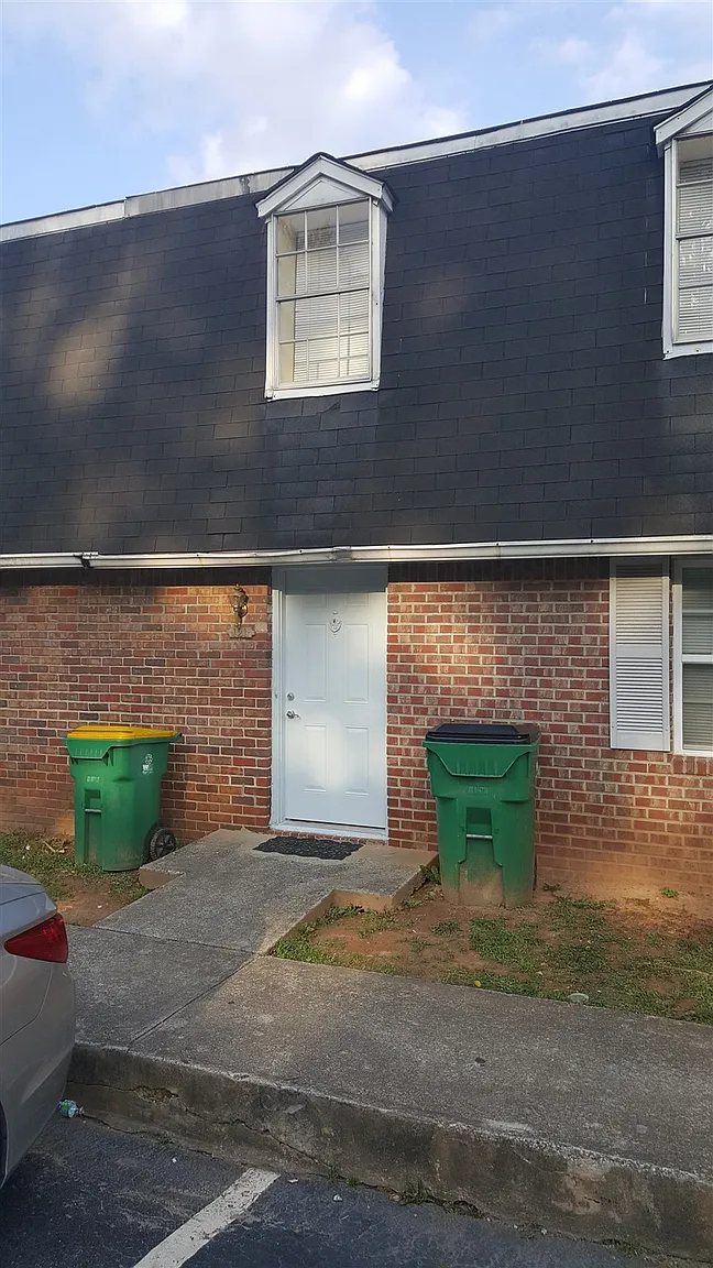 121 Plantation Cir photo 1