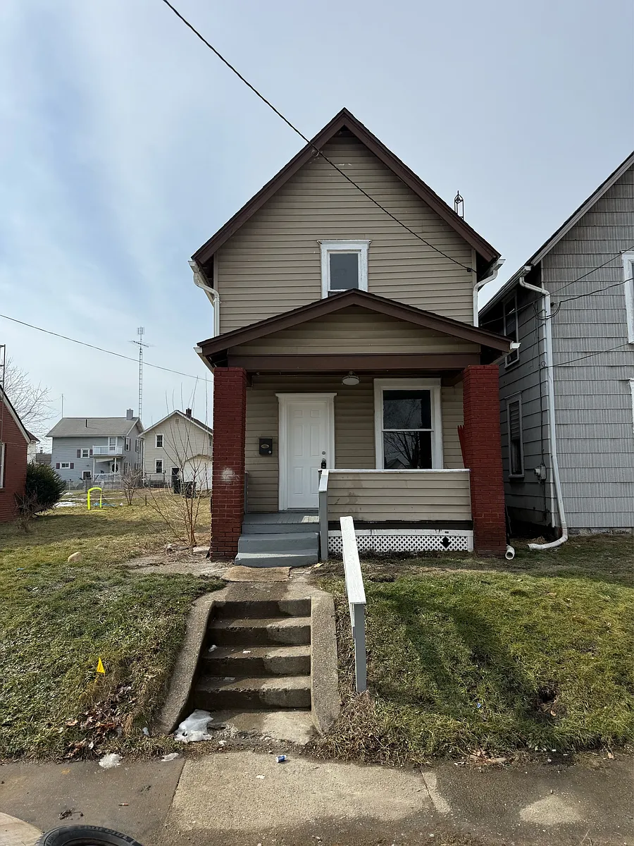 Building Photo - 1511 Stark Ave SW
