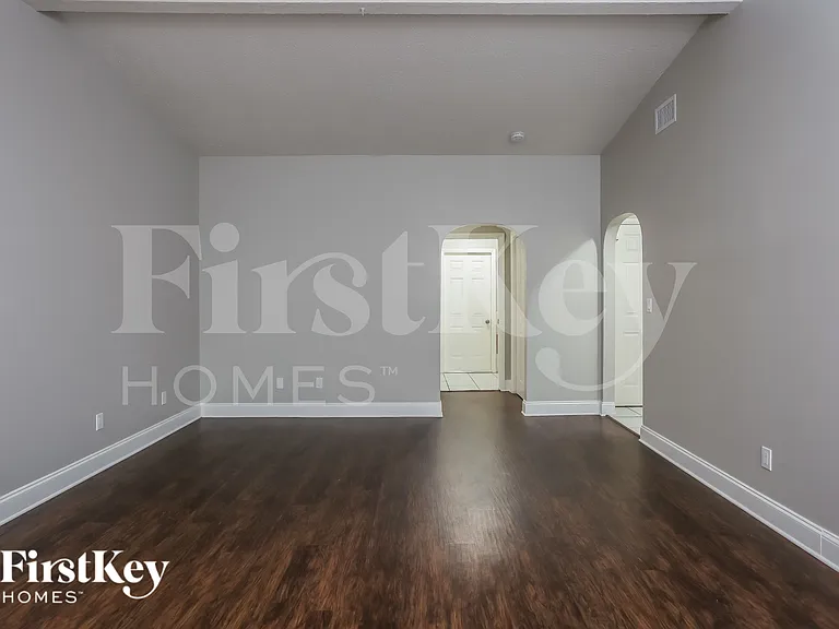 3423 SE 8th Pl — Photo 10