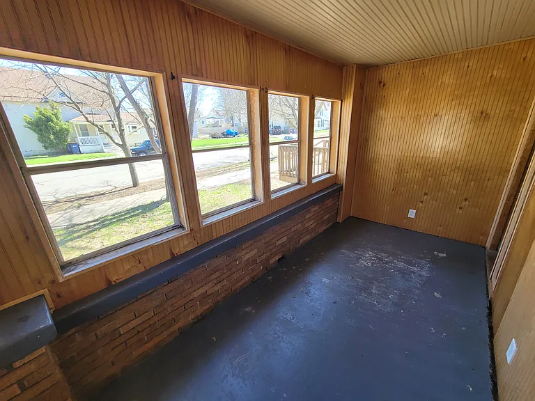 824 Lyon St NE — Photo 6