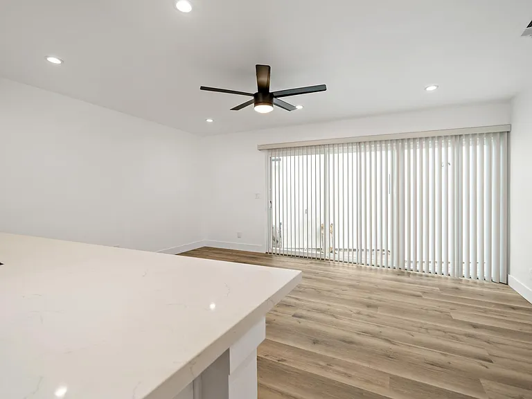 6524 Dashwood St — Photo 4