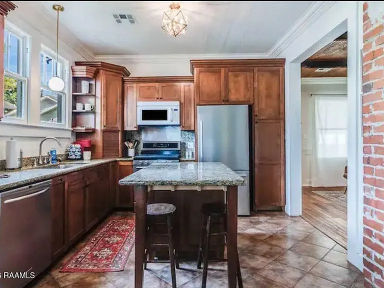 115 General Gardner Ave — Photo 2