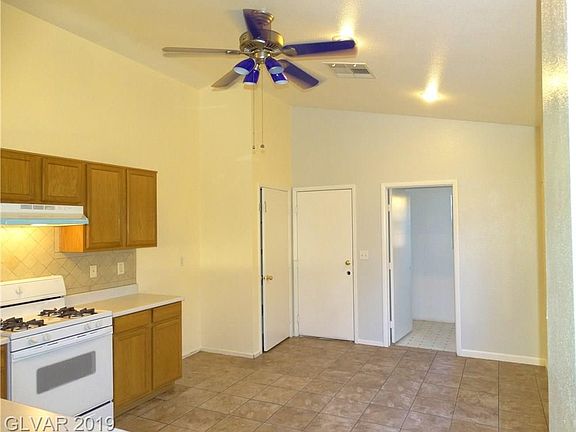 3rd image of 3157 Emerald Creek Dr