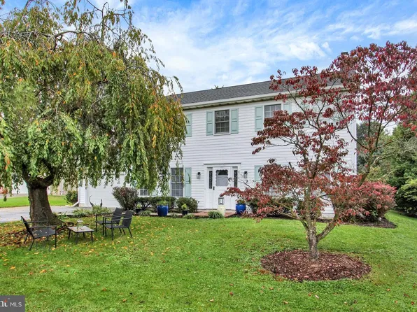 871 Sherman Dr, Gettysburg, PA 17325